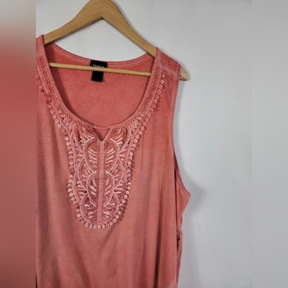 Torrid Size 4 top - Picture 2 of 5